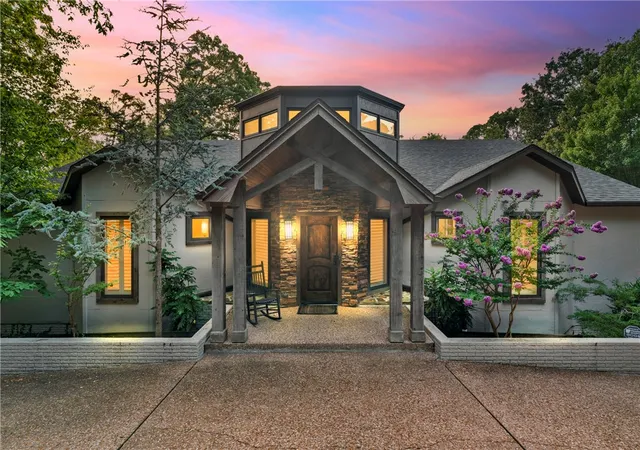 Photo 2 of Single family home for sale at 2553 N Sherwood Ln, Fayetteville, AR 72703 | MLS# 1358636 | Listing updated on 2026-08-14