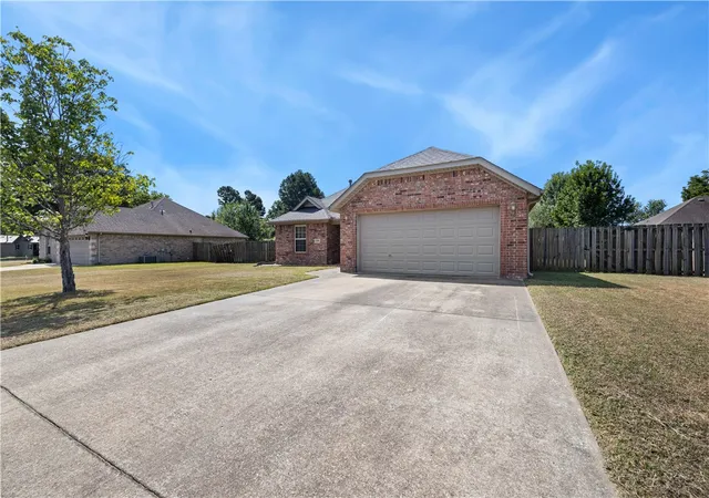 2nd image of 2369 Sara Alice Ct, Fayetteville, AR 72701 | MLS# 1358000