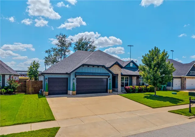 Photo 2 of Sale Pending at 1031 Red Maple St, Centerton, AR 72719 | MLS# 1358608 | Listing updated on 2026-08-17