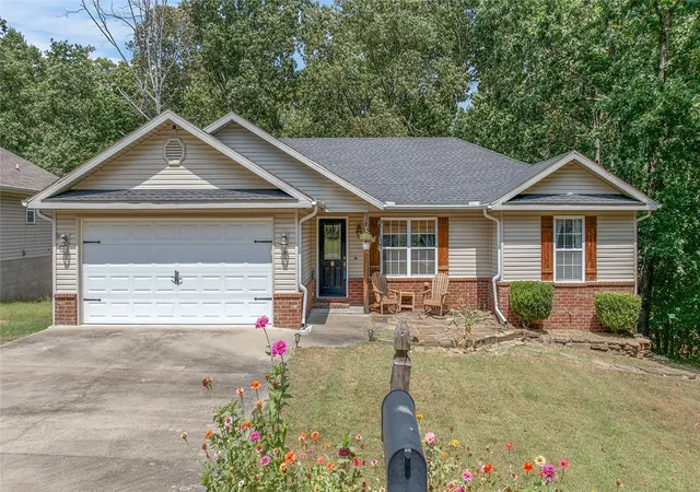Photo 1 of Sale Pending at 9 Reighton Dr, Bella Vista, AR 72714 | MLS# 1358481 | Listing updated on 2026-08-21
