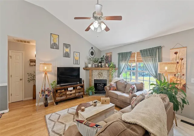 Photo 4 of Sale Pending at 9 Reighton Dr, Bella Vista, AR 72714 | MLS# 1358481 | Listing updated on 2026-08-21