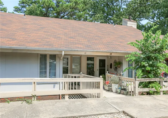 1st image of 19 Britten Cir, Bella Vista, AR 72715 | MLS# 1358813