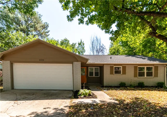1st image of 2332 S Clover Dr, Fayetteville, AR 72701 | MLS# 1358916