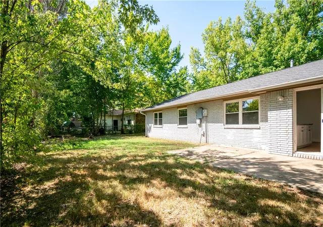 21st image of 2332 S Clover Dr, Fayetteville, AR 72701 | MLS# 1358916