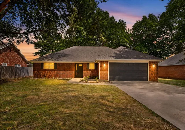 1st image of 515 Oakwood St, Lowell, AR 72745 | MLS# 1358426