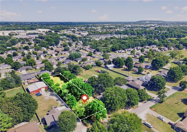 Photo 3 of Sale Pending at 515 Oakwood St, Lowell, AR 72745 | MLS# 1358426 | Listing updated on 2026-08-21