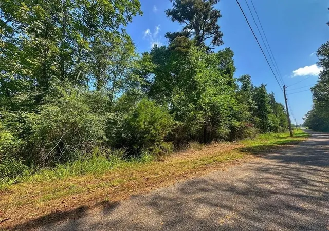 Photo 2 of Single family home for sale at 877 Beaumont Beach Rd, Dover, AR 72837 | MLS# 1358977 | Listing updated on 2026-08-14