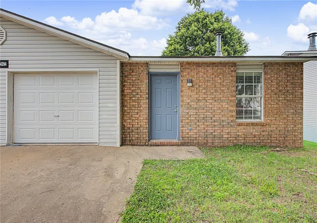 2nd image of 4394 & 4396 W Thrasher Dr, Fayetteville, AR 72704 | MLS# 1358357