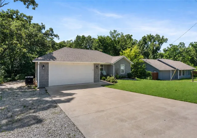 Photo 2 of Single family home for sale at 9 Hebrides Dr, Bella Vista, AR 72715 | MLS# 1358947 | Listing updated on 2026-08-17