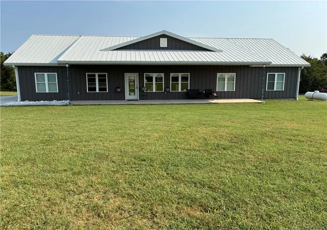 Photo 2 of Single family home for sale at 17169 N White Oak Ridge Rd, Pea Ridge, AR 72751 | MLS# 1359012 | Listing updated on 2026-08-17