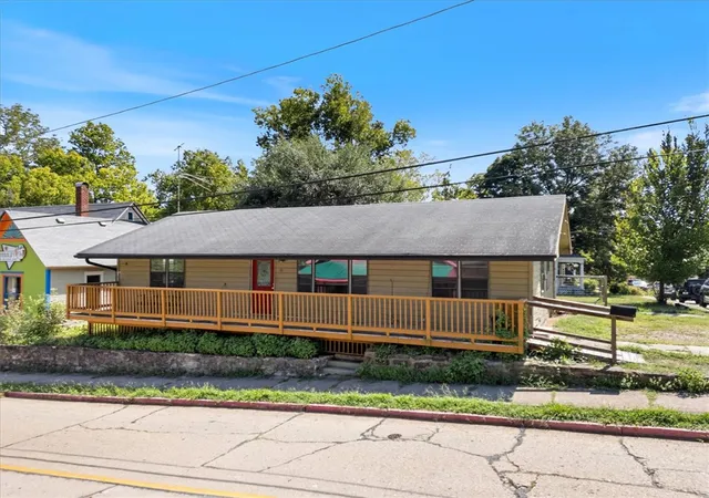 1st image of 15 White St, Eureka Springs, AR 72632 | MLS# 1359028
