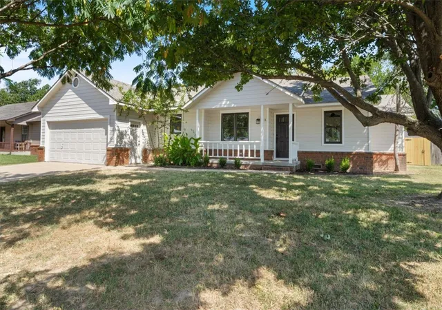 Photo 2 of Sale Pending at 203 Cordes Dr, Siloam Springs, AR 72761 | MLS# 1359016 | Listing updated on 2026-08-21