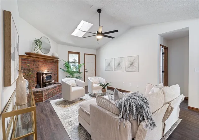 Photo 4 of Sale Pending at 203 Cordes Dr, Siloam Springs, AR 72761 | MLS# 1359016 | Listing updated on 2026-09-18