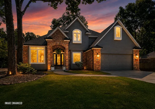 Photo 3 of Sale Pending at 2302 Nw Turner Dr, Bentonville, AR 72712 | MLS# 1359040 | Listing updated on 2026-08-19