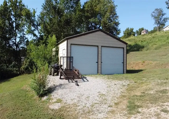 2nd image of 116 Elm St, Lead Hill, AR 72644 | MLS# 1358925