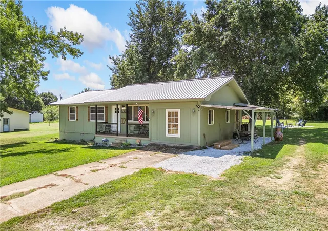 2nd image of 17 Sue St, Western Grove, AR 72685 | MLS# 1359146