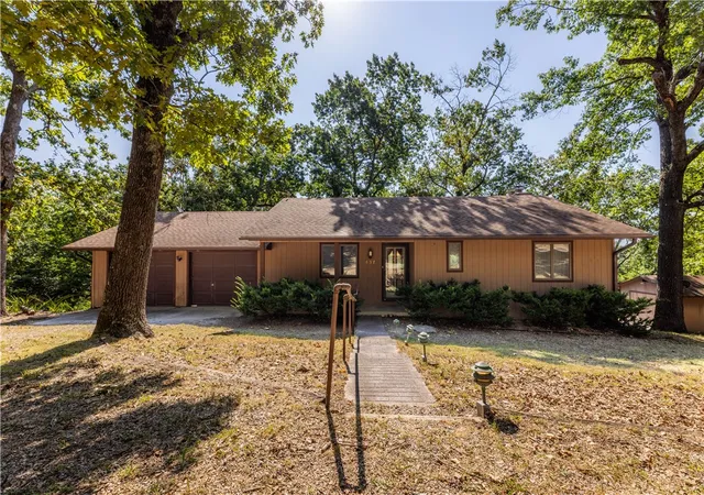Photo 3 of Single family home for sale at 637 Highland Park Dr, Eureka Springs, AR 72631 | MLS# 1359116 | Listing updated on 2026-08-18