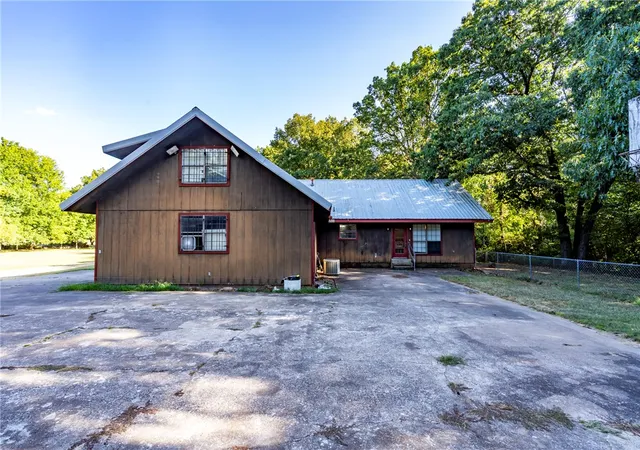 Photo 3 of Single family home for sale at 13301 Big Red Ln, Siloam Springs, AR 72761 | MLS# 1359199 | Listing updated on 2026-08-19