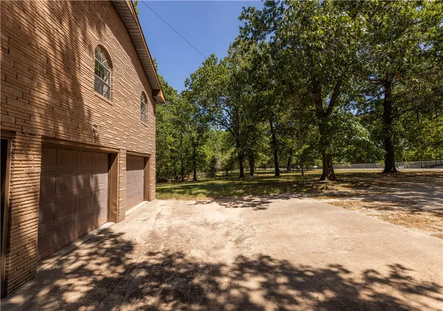 Photo 3 of Single family home for sale at 16107 Walnut Dr, Fayetteville, AR 72704 | MLS# 1359141 | Listing updated on 2026-09-23