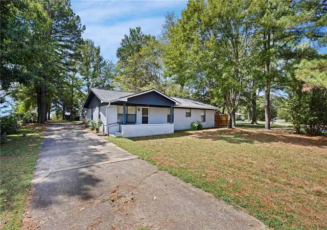 Photo 3 of Single family home for sale at 11 Fontaine Dr, Clarksville, AR 72830 | MLS# 1359094 | Listing updated on 2026-08-21