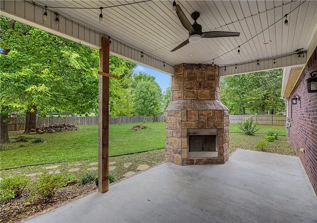 Photo 3 of Single family home for sale at 2104 Caribou Ln, Elm Springs, AR 72762 | MLS# 1359223 | Listing updated on 2026-08-19