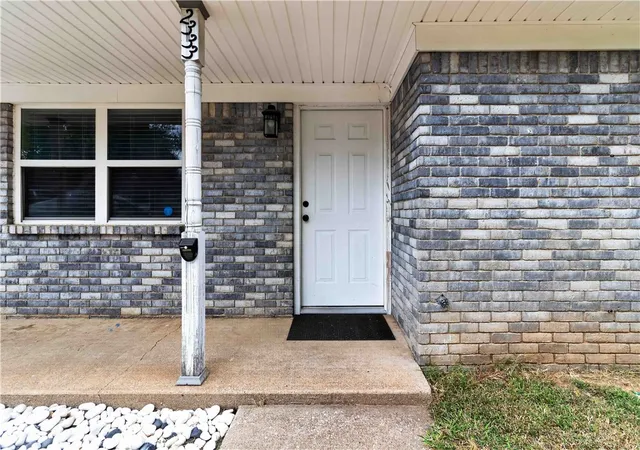 Photo 2 of Sale Pending at 2333 Alpine Cir, Siloam Springs, AR 72761 | MLS# 1359259 | Listing updated on 2026-08-20