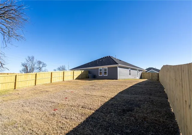 33rd image of 2804 N Teresa Dr, Siloam Springs, AR 72761 | MLS# 1359279