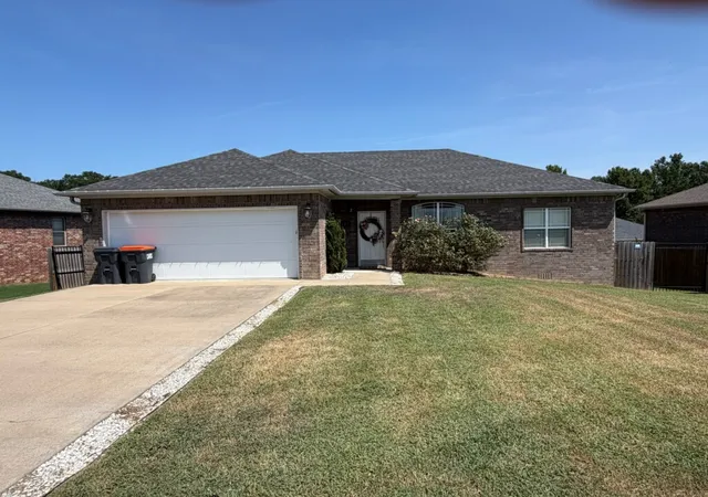 Photo 1 of Single family home for sale at 203 Ashford Dr, Russellville, AR 72802 | MLS# 1359029 | Listing updated on 2026-08-19