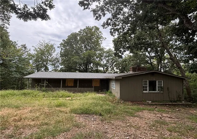 2nd image of 60 Saturn Ave, Holiday Island, AR 72631 | MLS# 1359255