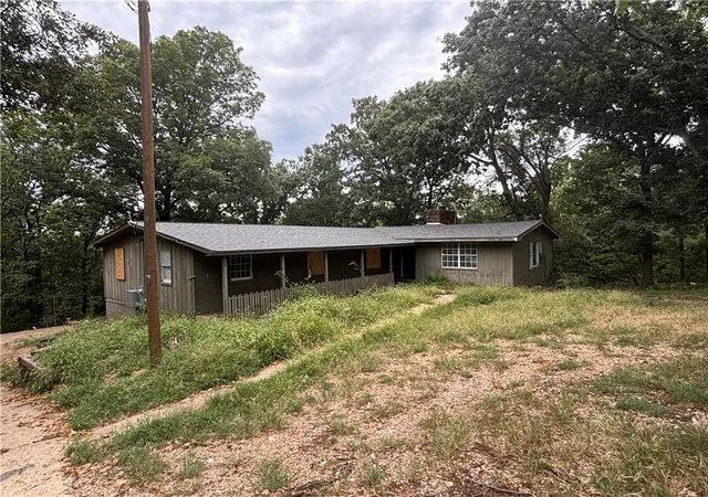 Photo 3 of Single family home for sale at 60 Saturn Ave, Holiday Island, AR 72631 | MLS# 1359255 | Listing updated on 2026-08-19
