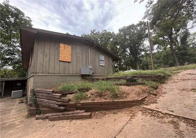 Photo 4 of Single family home for sale at 60 Saturn Ave, Holiday Island, AR 72631 | MLS# 1359255 | Listing updated on 2026-09-30