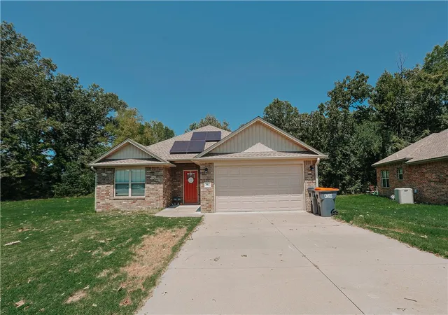 Photo 1 of Sale Pending at 804 S Pittsburg Ave, Russellville, AR 72802 | MLS# 1359321 | Listing updated on 2026-08-22