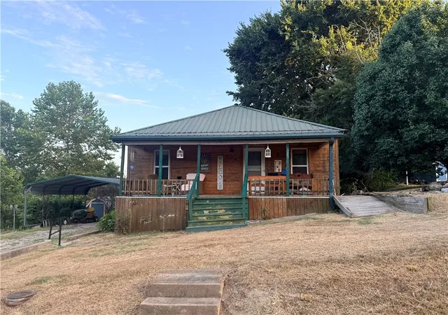 1st image of 323 3rd St, Watts, OK 74964 | MLS# 1359257