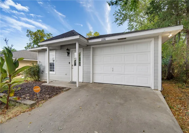1st image of 1116 E Jewell St, Siloam Springs, AR 72761 | MLS# 1359261