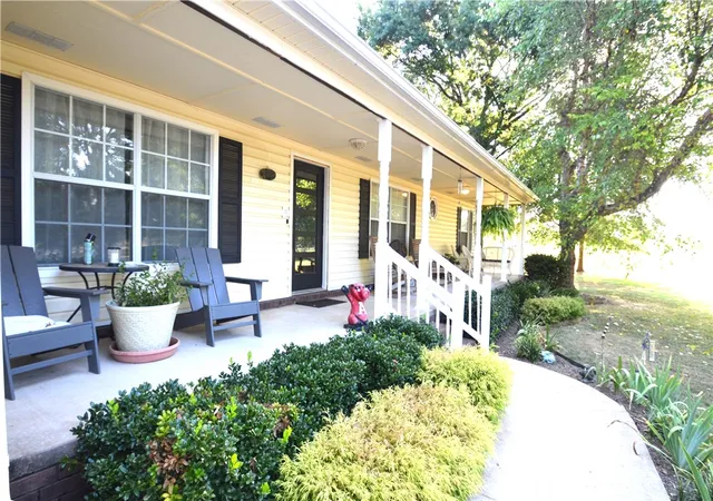 Photo 2 of Sale Pending at 173 N Double Springs Rd, Farmington, AR 72730 | MLS# 1359217 | Listing updated on 2026-08-23