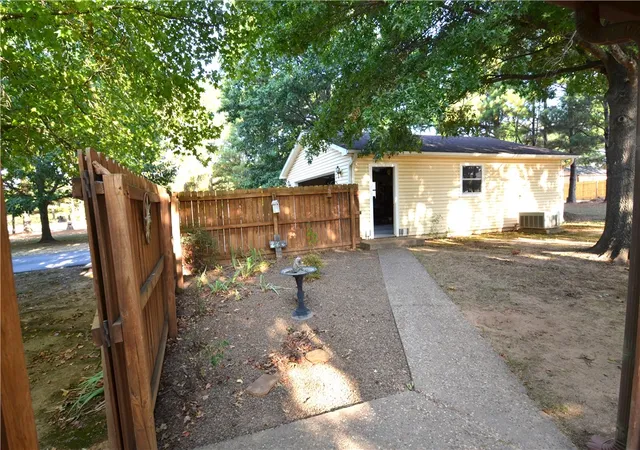 Photo 3 of Sale Pending at 173 N Double Springs Rd, Farmington, AR 72730 | MLS# 1359217 | Listing updated on 2026-08-23