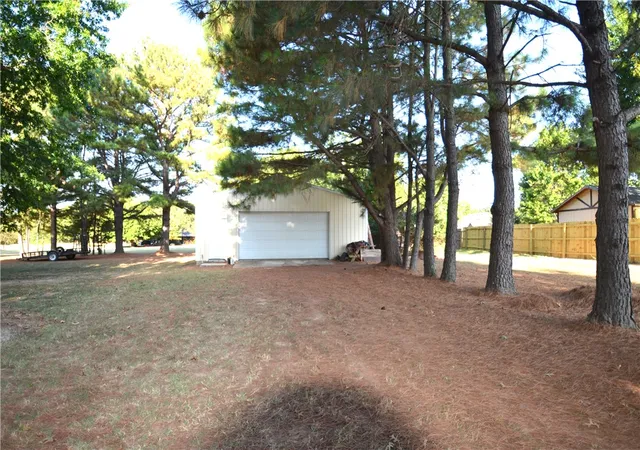 Photo 3 of Sale Pending at 173 N Double Springs Rd, Farmington, AR 72730 | MLS# 1359217 | Listing updated on 2026-08-23