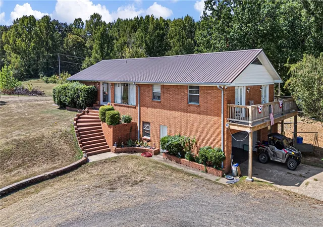2nd image of 1001 W Church St, Morrilton, AR 72110 | MLS# 1359368
