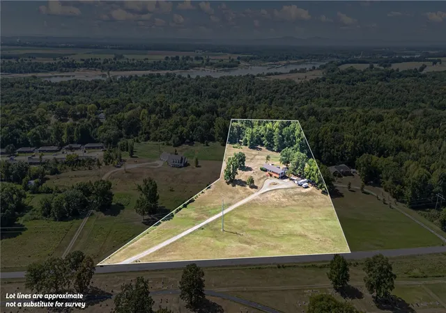 58th image of 1001 W Church St, Morrilton, AR 72110 | MLS# 1359368