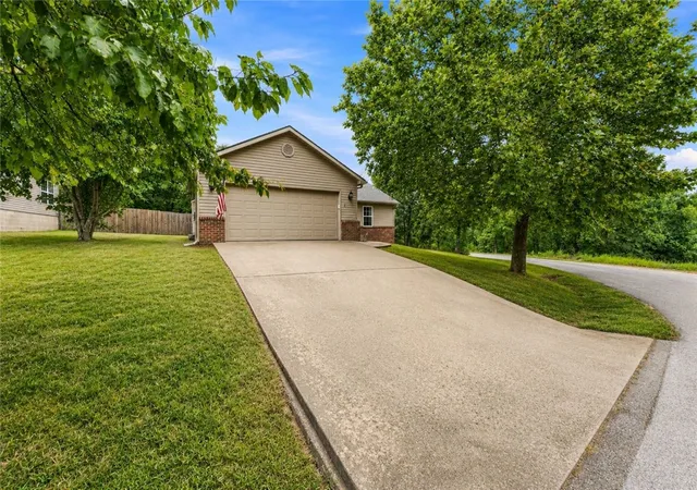 Photo 1 of Single family home for sale at 7 Blythe Cir, Bella Vista, AR 72714 | MLS# 1359450 | Listing updated on 2026-08-27