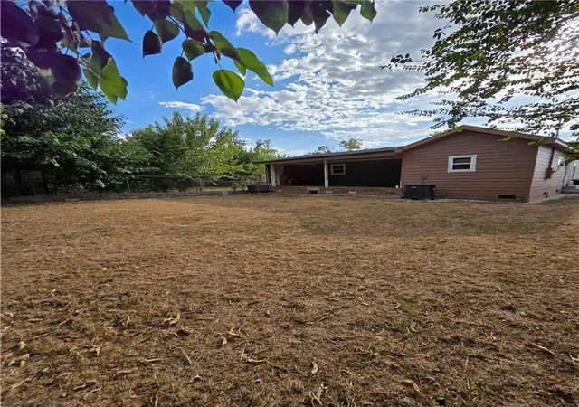 2nd image of 707 S 7th St, Rogers, AR 72756 | MLS# 1359477