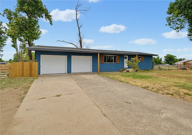 Photo 2 of Single family home for sale at 914 S Dixieland Rd, Rogers, AR 72758 | MLS# 1359042 | Listing updated on 2026-08-20