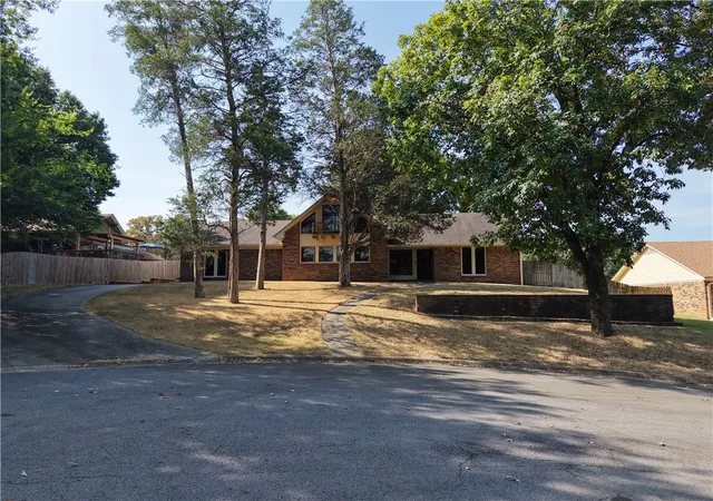 2nd image of 6 N 8th Cir, Van Buren, AR 72956 | MLS# 1359075