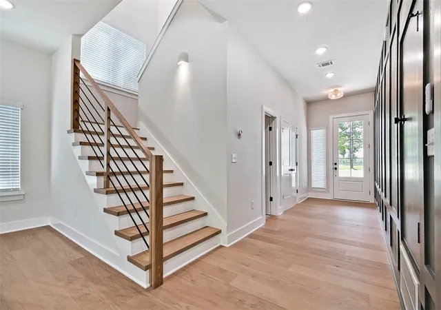Photo 3 of Single family home for sale at 1442 Nw Bella Vista Rd, Bentonville, AR 72712 | MLS# 1359089 | Listing updated on 2026-08-20