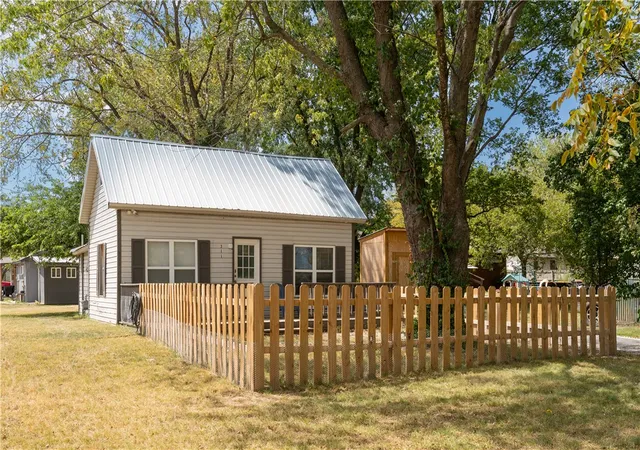 1st image of 311 Sw 3rd Ave, Gravette, AR 72736 | MLS# 1358730