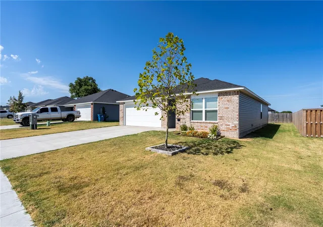 Photo 2 of Single family home for sale at 1533 Ace Ave, Gentry, AR 72734 | MLS# 1359349 | Listing updated on 2026-10-03