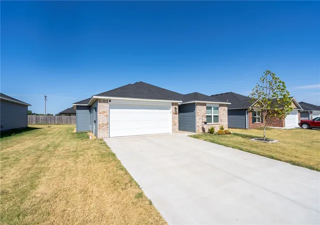 Photo 3 of Single family home for sale at 1533 Ace Ave, Gentry, AR 72734 | MLS# 1359349 | Listing updated on 2026-10-03