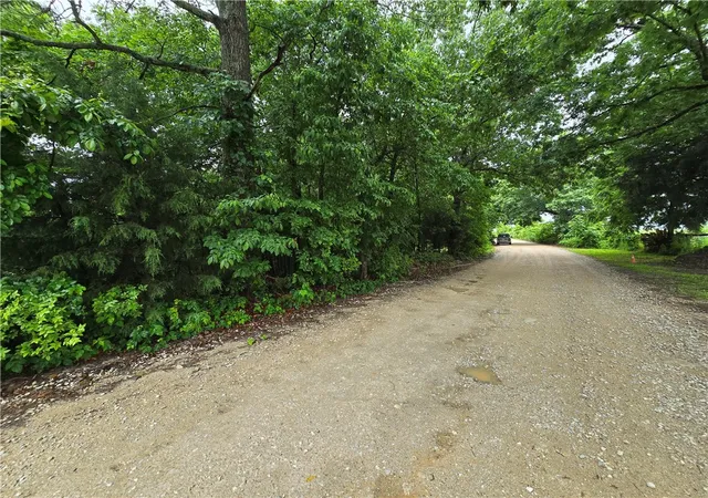 2nd image of 16882 Old Cricket Rd, Omaha, AR 72662 | MLS# 1359296