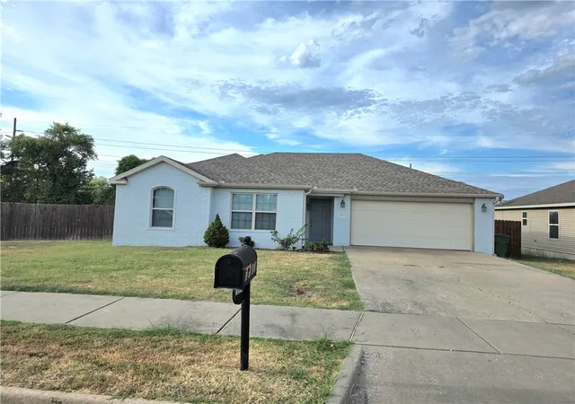 Photo 3 of Single family home for sale at 3007 W Sunset Dr, Rogers, AR 72756 | MLS# 1359546 | Listing updated on 2026-08-21