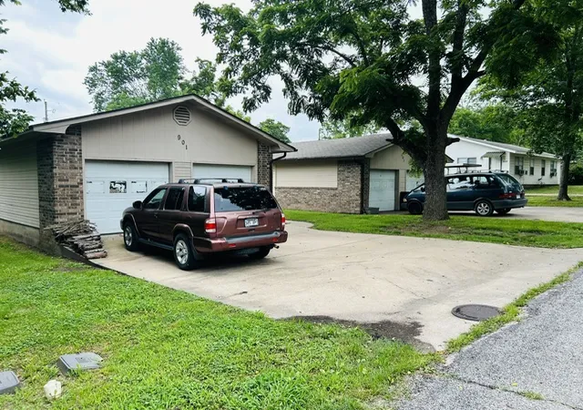 1st image of 901 Jefferson Ave #A,B,C,D, Berryville, AR 72616 | MLS# 1359582